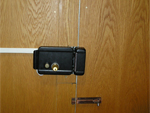 Монтаж беспроводного видеодомофона «Rec-Plus (1+2)» с замком «Anxing Lock 1074» в офисе по ул. Воронцовские Пруды.